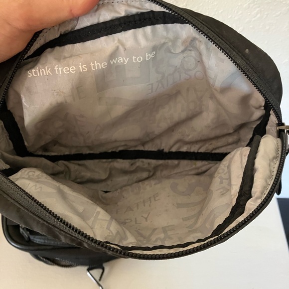 Lululemon Gym Travel Essentials Kit - Picture 10 of 11